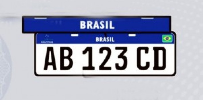 Entenda o que muda com as placas de veículos padrão Mercosul