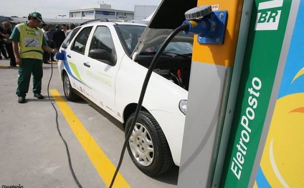 Prefeitura de SP vai dar desconto no IPVA de carros elétricos e híbridos