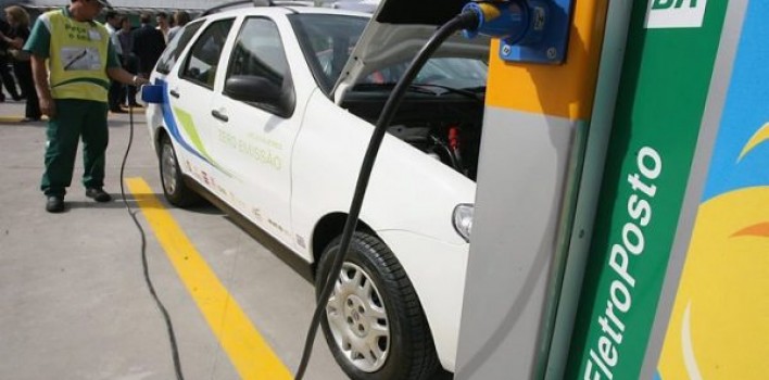 Prefeitura de SP vai dar desconto no IPVA de carros elétricos e híbridos