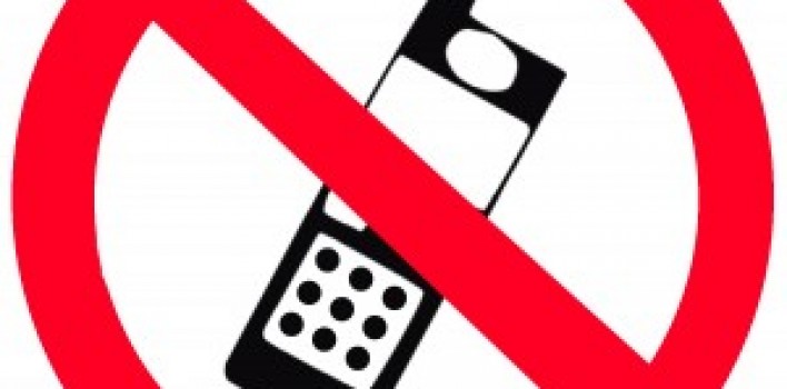 PL quer criminalizar uso do celular ao volante