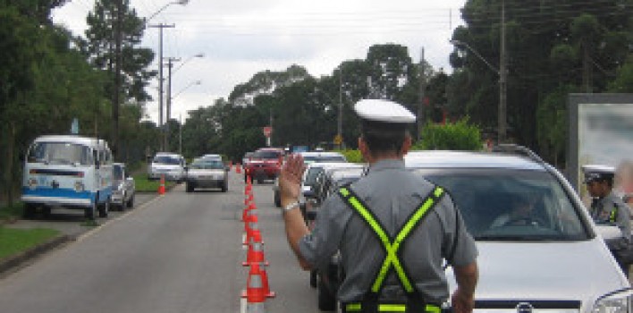 CCJ aprova porte de arma para agentes de trânsito