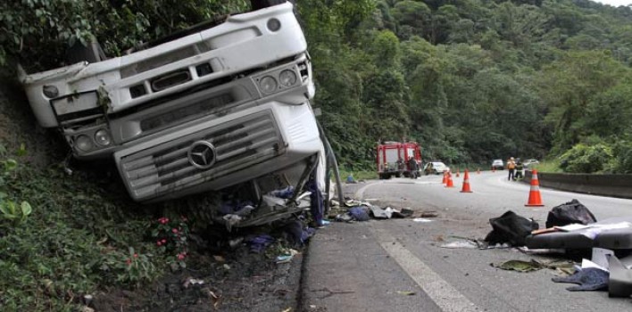 Dezembro é o mês que mais se morre no trânsito nas estradas federais