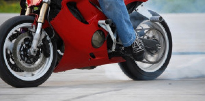 Comissão aprova PL que prevê cabines de pedágio para motocicletas