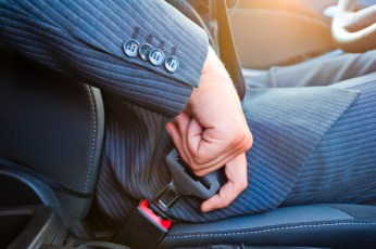 Airbags, cinto e ABS não bastam para segurança veicular, alertam especialistas