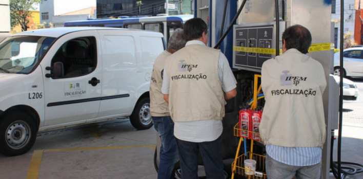 IPEM combate fraude em postos de combustíveis em megaoperação