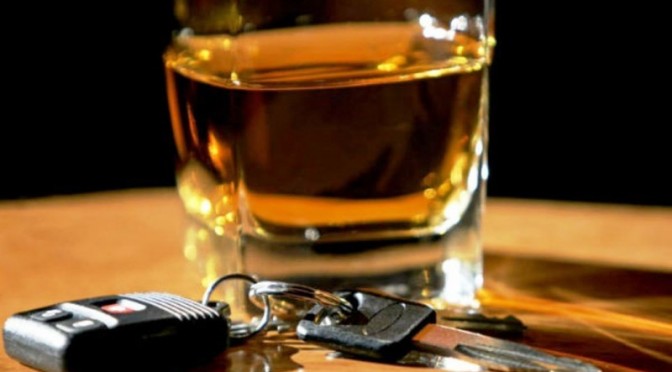 Dirigir com passageiro embriagado pode complicar motorista