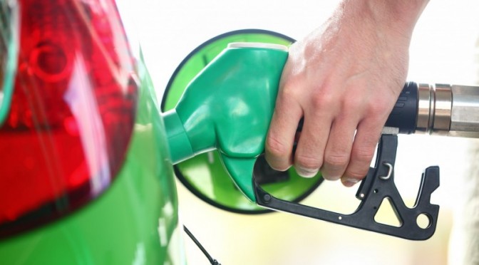 Preços de etanol e gasolina voltam a subir em março