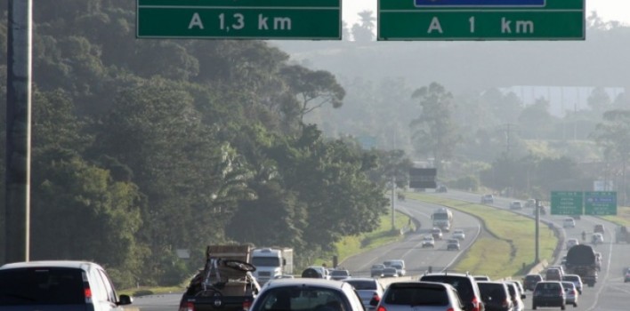 Confira a previsão de tráfego na saída para o feriadão em SP