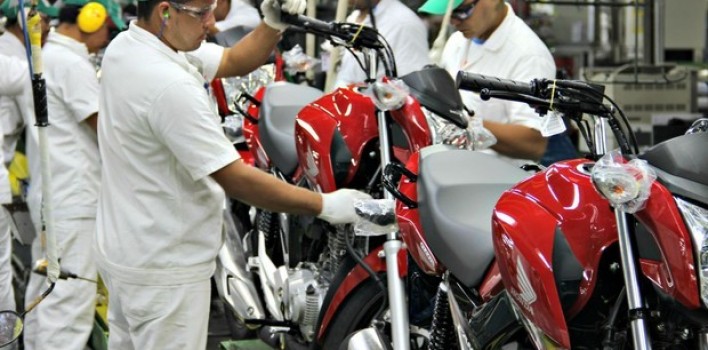 Produção de motos cai 36,4% em abril ante 2015, diz Abraciclo