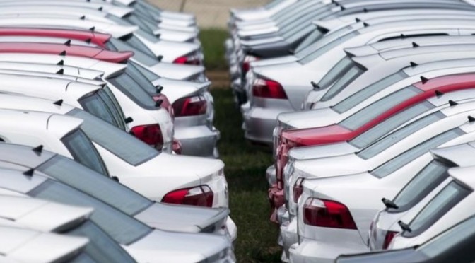 Vendas de automóveis recuam 25,49% no acumulado do ano
