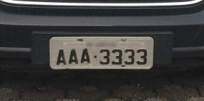 Como está a placa do seu veículo?