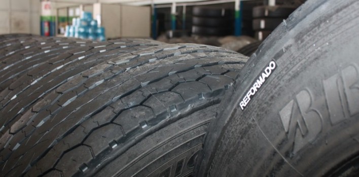 Saiba diferenciar os tipos de reformas de pneus regulamentados