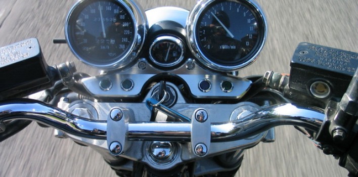 Erros mais comuns dos motociclistas que podem acabar em quedas e acidentes