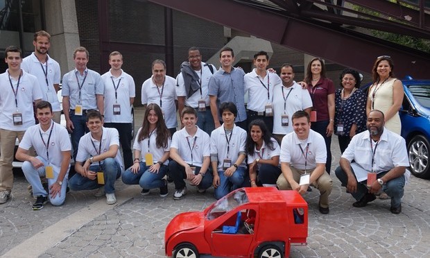 Estudantes da USP ganham prêmio com carro flexível e compartilhado