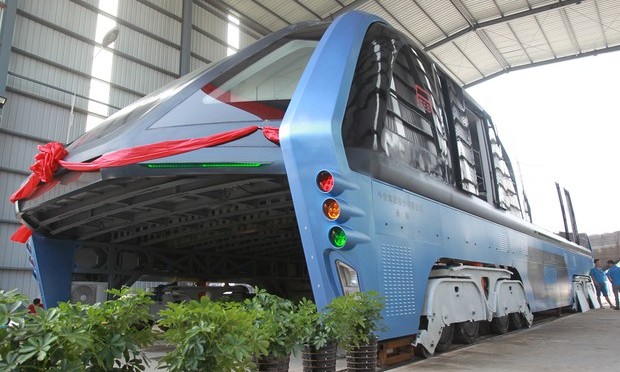 ‘Superônibus’ da China levanta suspeitas e questionamentos