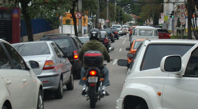 Abramet alerta para candidatos que propõem “retrocesso na segurança do trânsito”