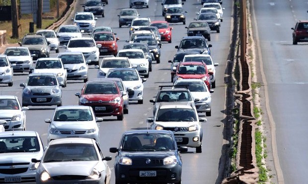 Justiça Federal suspende multa por farol desligado nas rodovias do país