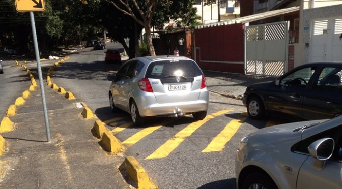 Mito ou verdade: Passar na lombada em diagonal é melhor?