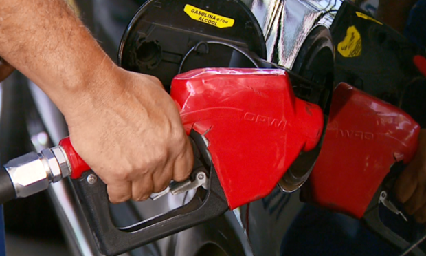 Preço da gasolina cai e atinge menor valor em 8 semanas, diz ANP