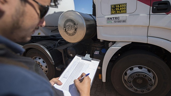 ANTT publica deliberação sobre identificação eletrônica de caminhões