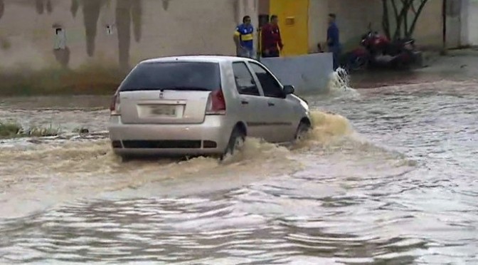 Mito ou verdade: alagamento deve ser atravessado em baixa velocidade