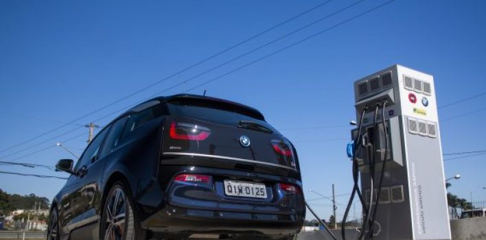 Carros elétricos terão postos de recarga ligando São Paulo e Rio a partir da próxima semana