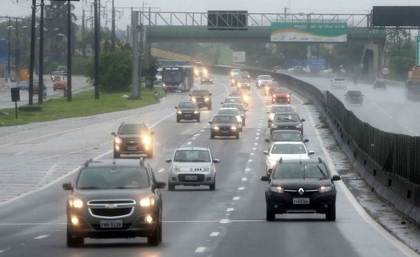 Condição das rodovias brasileiras melhora, mas número de trechos com risco aumenta, diz CNT