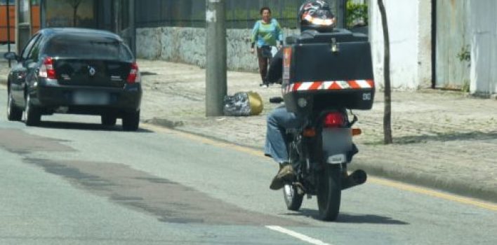 Comissão aprova projeto que dispensa registro no Detran para utilização de motocicletas em entregas
