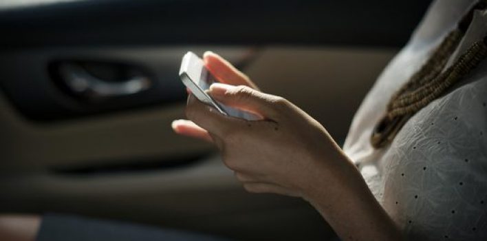 Pesquisa comprova: o uso do celular ao volante já é a terceira causa de mortes no trânsito brasileiro
