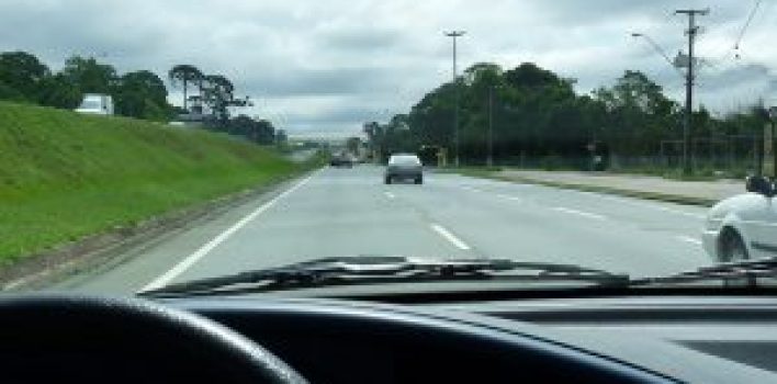 Pesquisa constata atitudes de motoristas brasileiros em rodovia