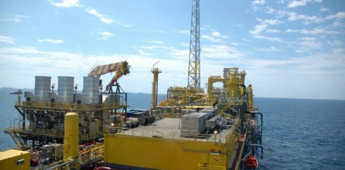 Petrobras eleva preço da gasolina nas refinarias após 5 quedas seguidas