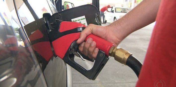 Preço médio da gasolina sobe pela 12ª semana seguida e se aproxima de R$ 4,20