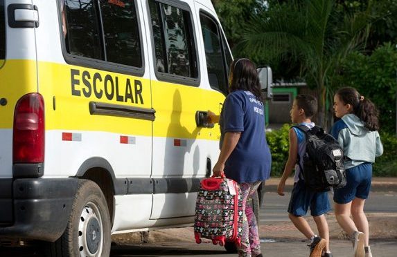 Proposta aumenta penalidade para condutores não autorizados de transporte escolar