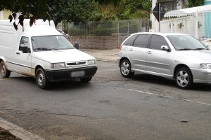 Saiba como ser ressarcido por danos no veículo após cair em buraco