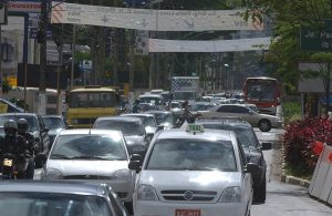 Saiba o que fazer se seu veículo parar na pista