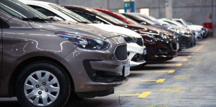 Qual é a diferença entre carro usado e seminovo?