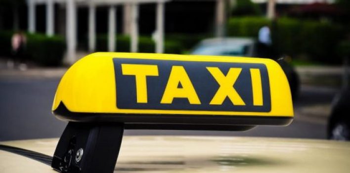Crise dos transportes por aplicativo impulsiona táxi no Brasil