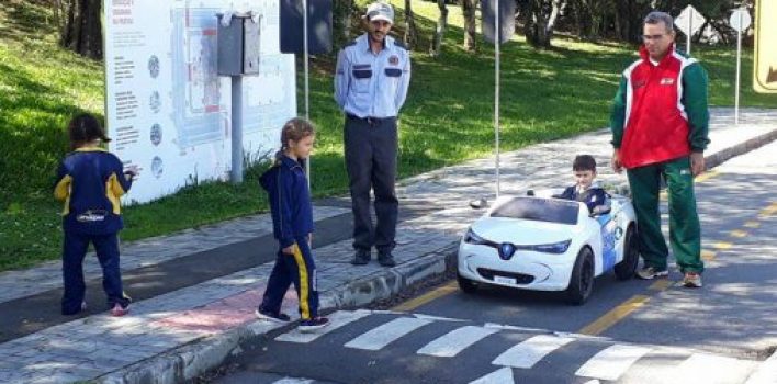 Trânsito também é assunto de criança!