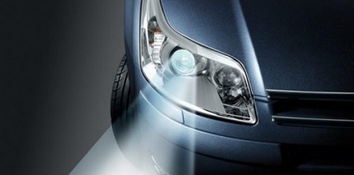 Trepidações e colisões podem afetar o facho de luz dos faróis dos veículos e comprometer a visibilidade do motorista