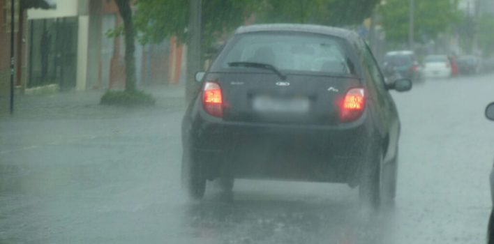 Chuva: como dirigir com cuidado