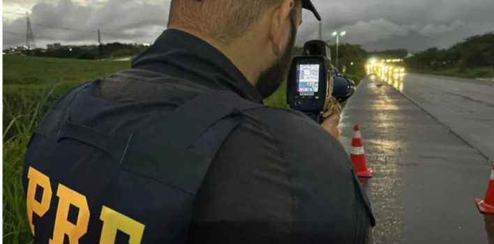 Excesso de velocidade e ultrapassagens proibidas somam metade das infrações registradas no Brasil