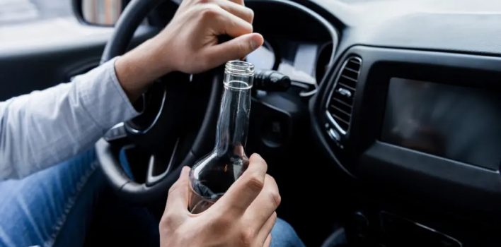 Condutor flagrado sob efeito de álcool poderá ficar 3 anos sem dirigir