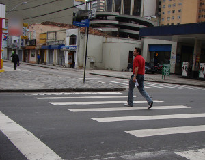 Comissão aprova padronização de calçadas para circulação de deficientes