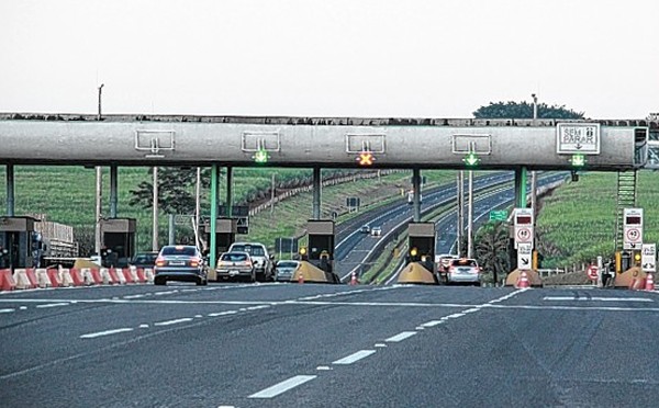 Motoristas conseguem na Justiça direito de não pagar pedágio entre SP e PR