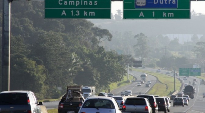 Confira a previsão de tráfego na saída para o feriadão em SP