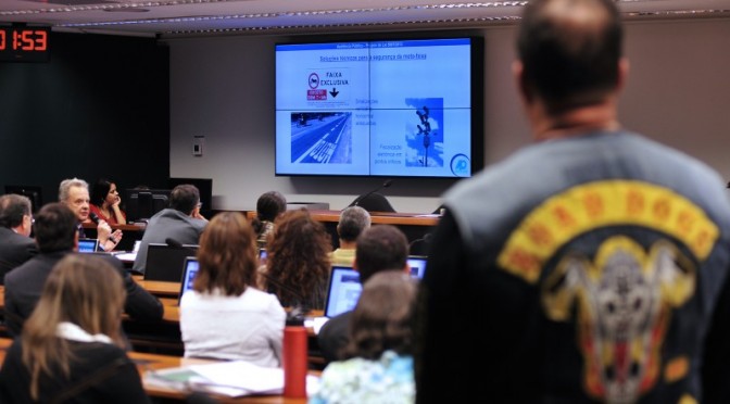 Especialistas consideram “falta de educação” principal causa de acidentes de moto