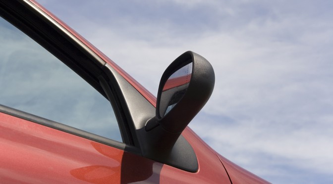 Carros poderão ter trava antiesmagamento obrigatória em vidros elétricos
