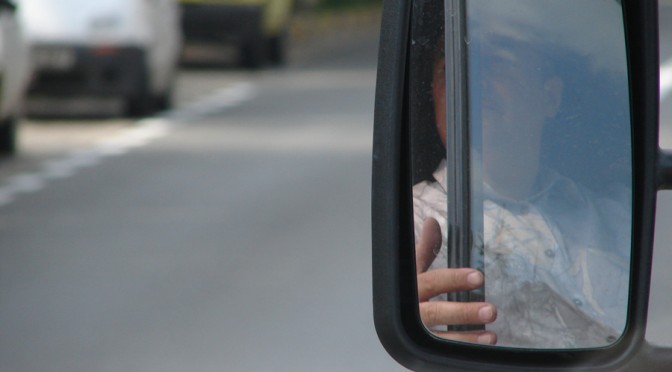 PL sugere que motoristas profissionais paguem multa para não perder o direito de dirigir