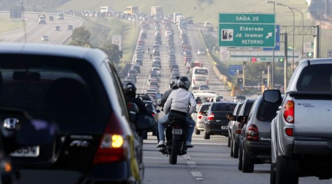Detran.SP dá dicas de como enfrentar congestionamentos nas estradas