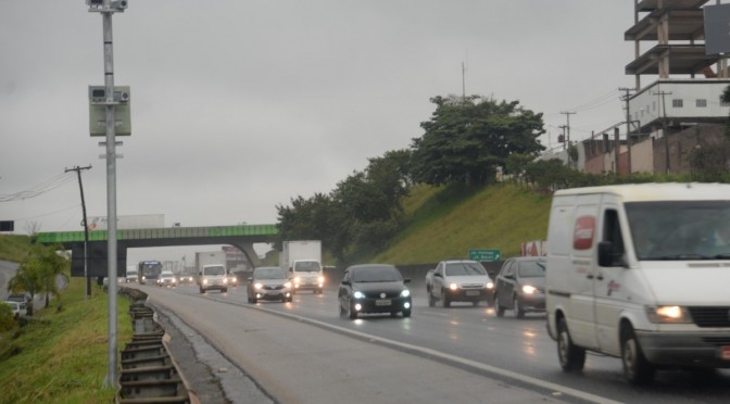 Novo radar passa por teste na Rodovia Santos Dumont